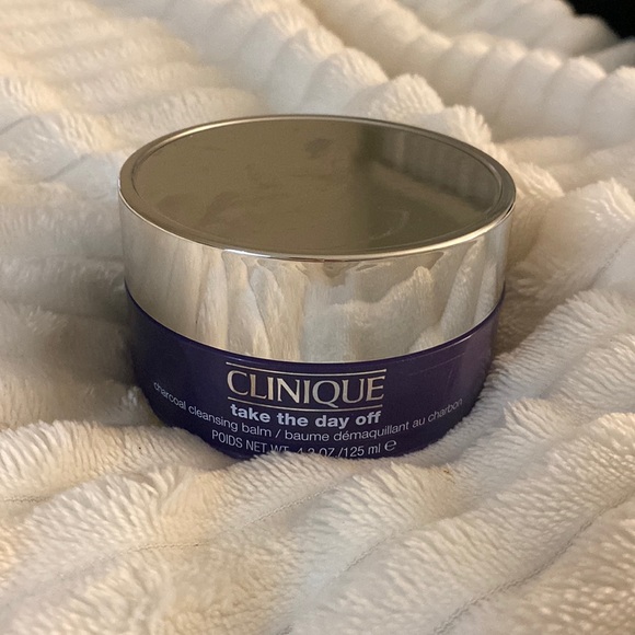 Clinique cleansing balm - Picture 1 of 3